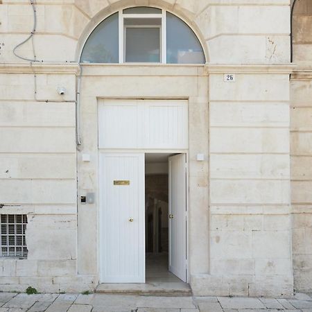 Alibi Suites Suite Museum: Gioiello Con Vista Sul Museo Archeologico Nazionale, Letto E Doccia Con Cromoterapia, Smart Tv, Wifi E A/C Ruvo di Puglia Buitenkant foto